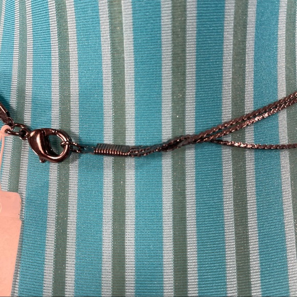 New with tags layered necklace with clasp - Picture 7 of 8